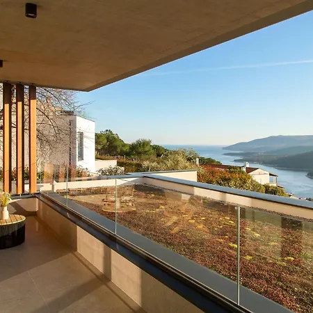 Tree - Immortella Villa *